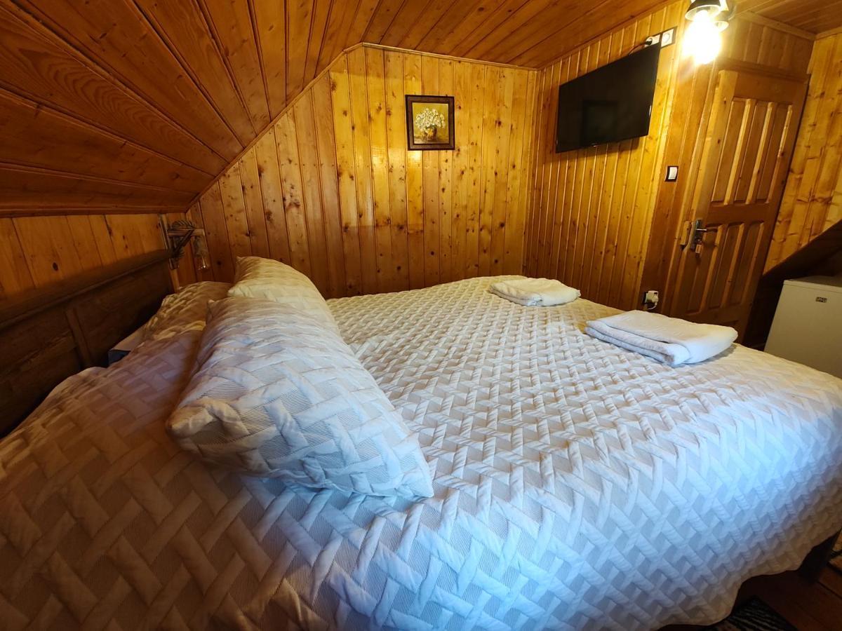Вилла Sezatoarea Lupilor Лепша Экстерьер фото